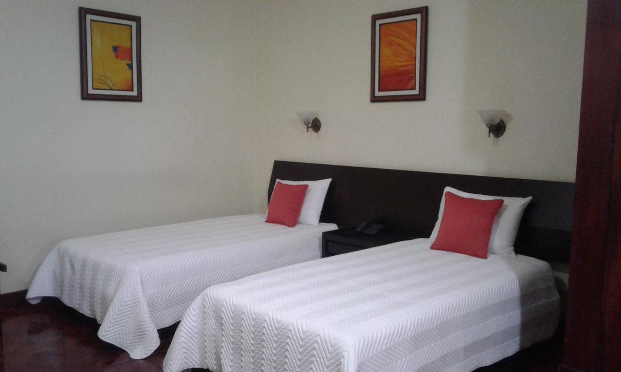 Standard Twin Room,696948750:JPEG
